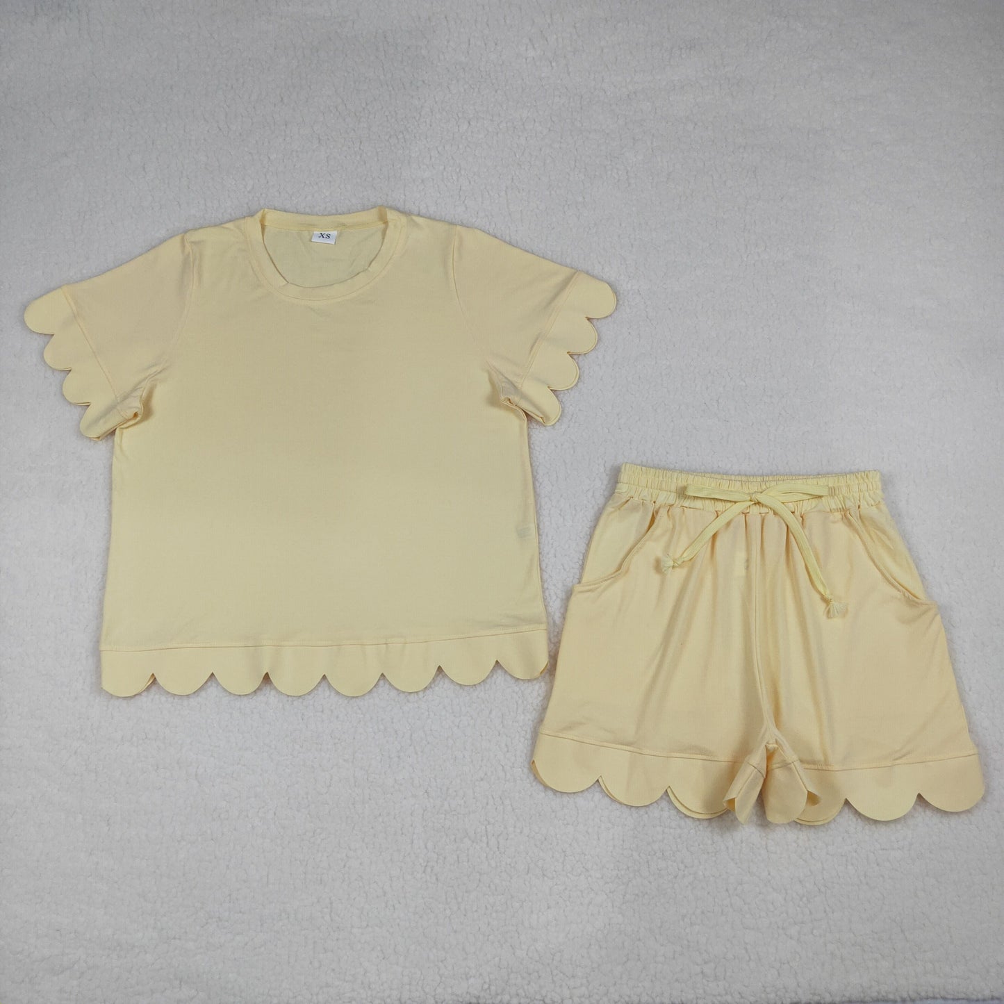 RTS Adult Women Yellow Short Sleeves Scallop Shirt Shorts Pajamas Clothes Set
